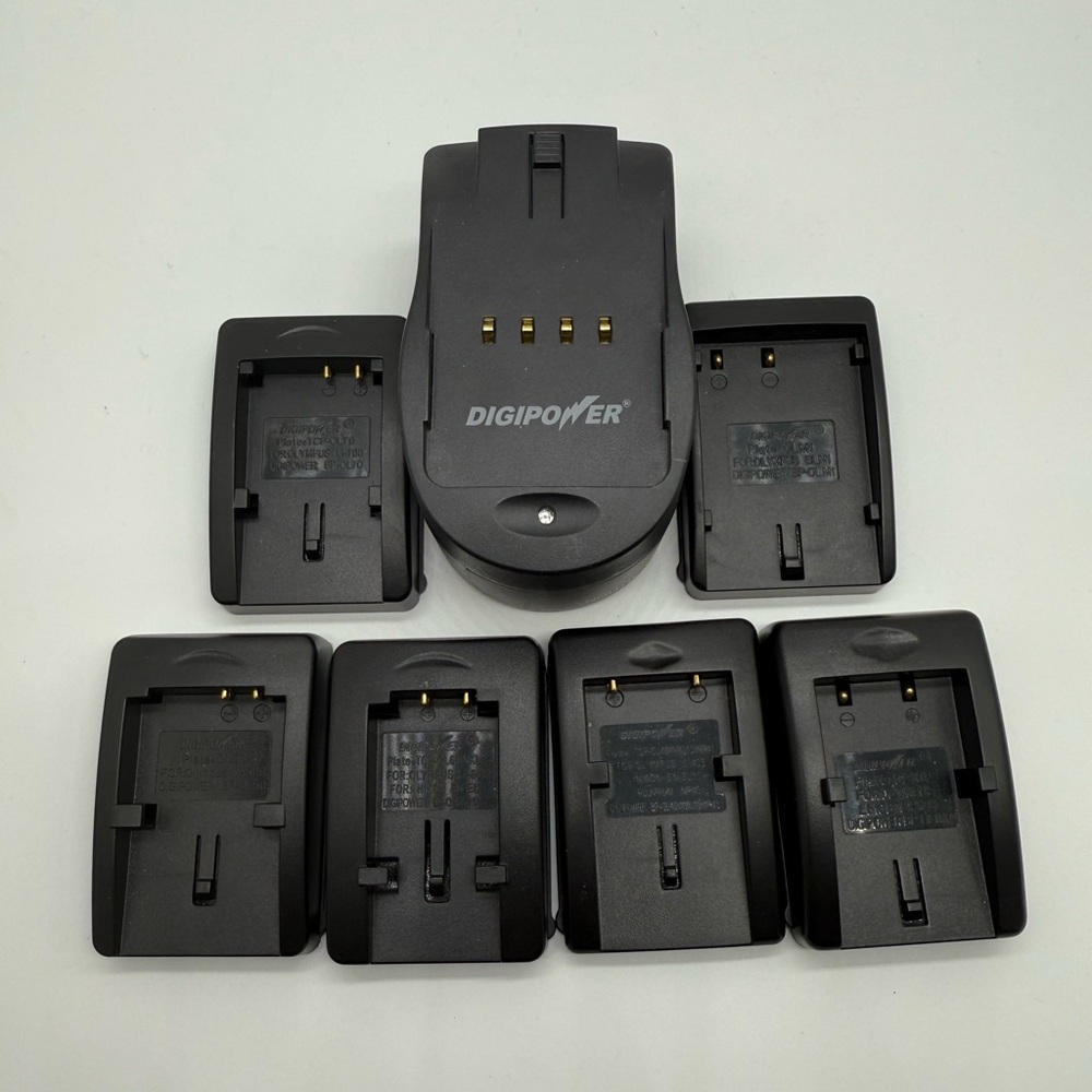 Digipower Battery Charger Set
